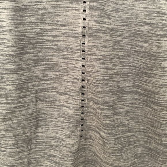 Athleta Foothill Seamless Tank – Gray Racerback with Back Slit, Size XS - Picture 6 of 9